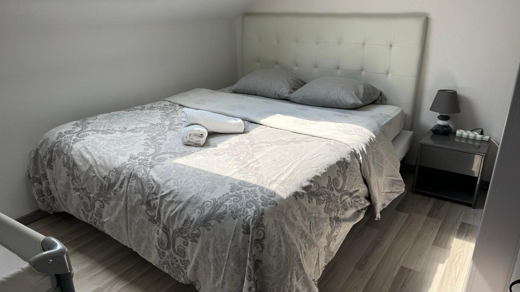 Appartement Bes,, Attique Neuf Avec Confort Wittenheim Exterior foto