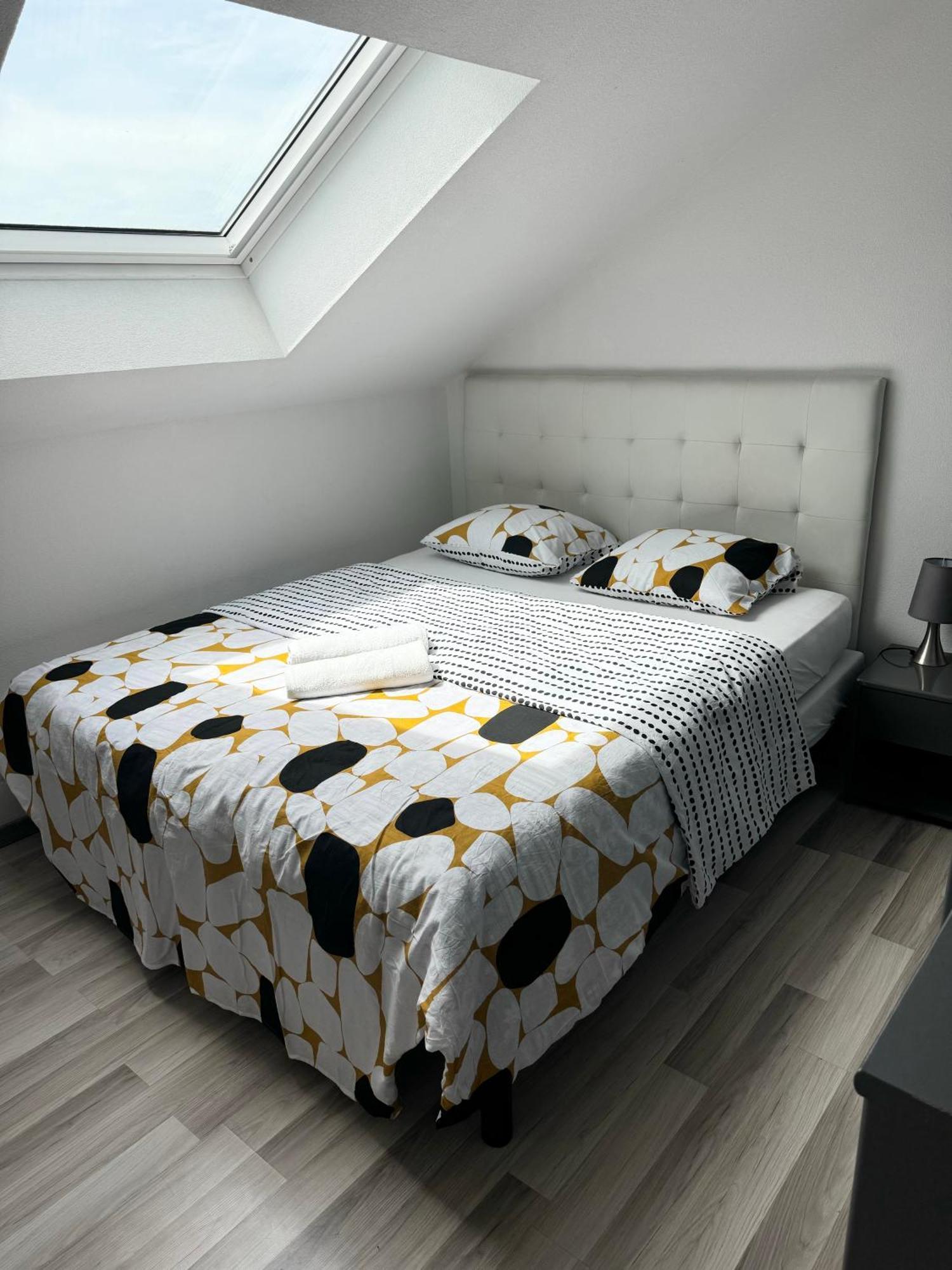 Appartement Bes,, Attique Neuf Avec Confort Wittenheim Exterior foto