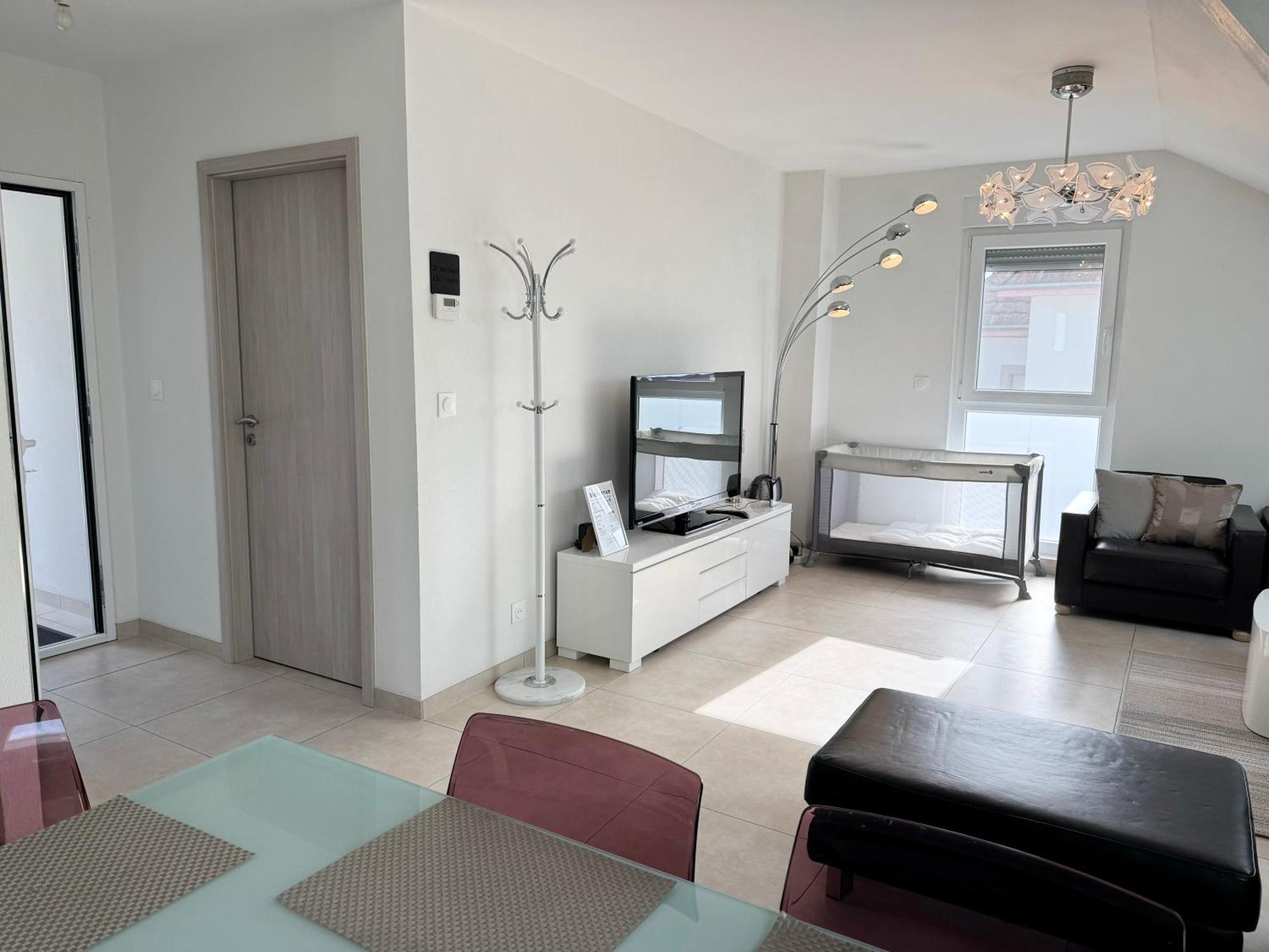 Appartement Bes,, Attique Neuf Avec Confort Wittenheim Exterior foto